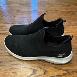Skechers Black Slip-On Knit Sneakers Air-Cooled Memory Foam Women’s 7.5